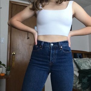 Dark wash Levi’s wedgie jeans 100% cotton